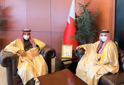 الشيخ سلمان بن عبدالله آل خليفة يستقبل سفير البحرين لدى السعودية