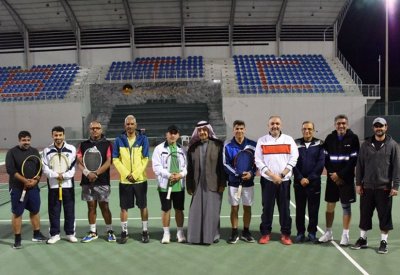 رواد التنس السعودي في ضيافة نادي البحرين للتنس