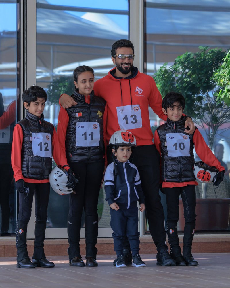 ناصر بن حمد: دعم ومتابعة جلالة العاهل أثرى سباق الأنجال