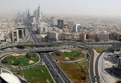 السعودية تفرض غرامة مالية ضخمة على مخالفي تدابير كورونا