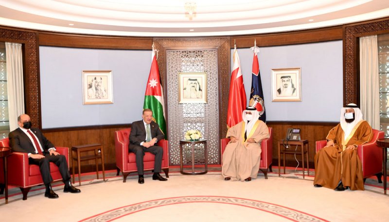 وزير الداخلية يلتقي رئيس مجلس النواب الأردني ويشيد بحكمة جلالة الملك ورؤيته الثاقبة ودورها في تجاوز الأزمات وحماية المصالح الوطنية العليا