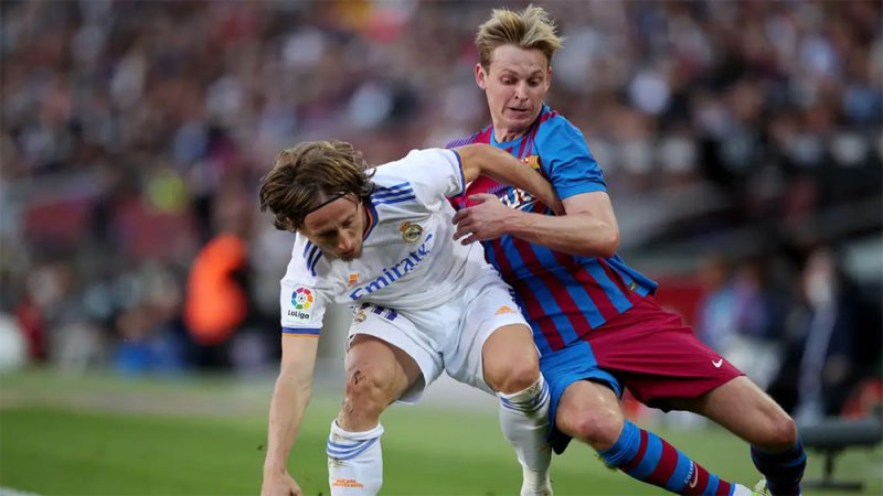 هل تحقق الرياض أماني 9 لاعبين من برشلونة في الكلاسيكو ؟