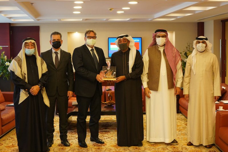 حريصون على زيادة التبادل التجاري وتنمية الاستثمارات بين البحرين والمجر