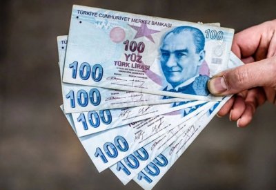 الليرة التركية تواصل انخفاضها وتتراجع 2.5%