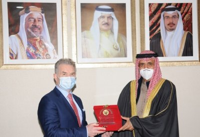 وزير التربية والتعليم يستقبل الرئيس التنفيذي الجديد لبوليتكنك البحرين