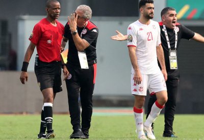 حكم تونس ومالي.. اتهم بالفساد وأوقف بعد مباراة الترجي