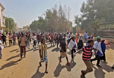 كر وفر وقنابل مسيلة للدموع.. تجدد التظاهرات في الخرطوم