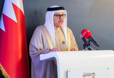 وزير الخارجية: نعتز بإنجازات الدبلوماسية البحرينية