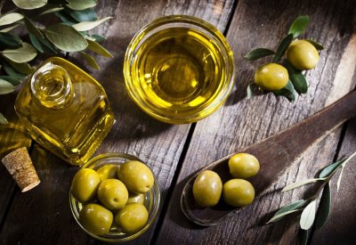 دراسة تكشف فوائد عظيمة لزيت الزيتون.. وقاية من أمراض خطيرة