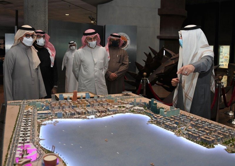 وزير الصناعة يزور الهيئة الملكية للجبيل ويطلع على خبراتهم وتجاربهم ويزور عدد من المصانع التي قامت الهيئة الملكية بتنسيقها