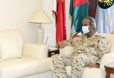 القائد العام لقوة دفاع البحرين يستقبل وزير المالية والاقتصاد الوطني
