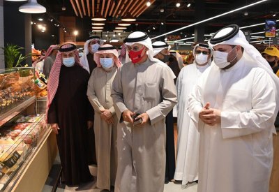 وزير الصناعة يؤكد ان القطاع التجاري رافد أساسي من روافد الاقتصاد الوطني
