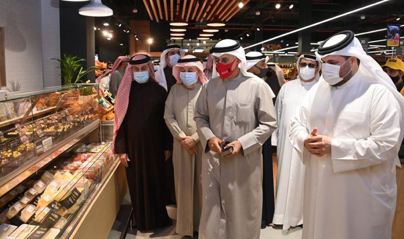 وزير الصناعة يؤكد ان القطاع التجاري رافد أساسي من روافد الاقتصاد الوطني