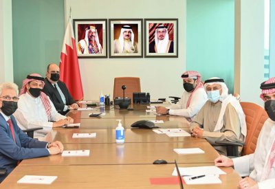 وزير الصناعة والتجارة والسياحة يعقد اجتماعًا مع عدد من شركات الإسمنت البحرينية