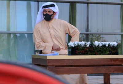خالد بن حمد يشيد بابتكار الرويعي والغزال لدراجة هوائية خاصة لذوي العزيمة