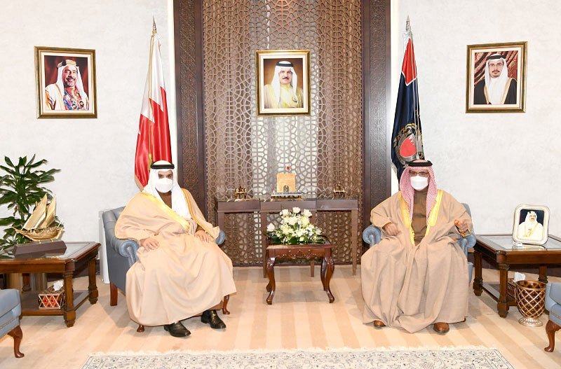 وزير الداخلية يستقبل سفير البحرين لدى السعودية بمناسبة تعيينه