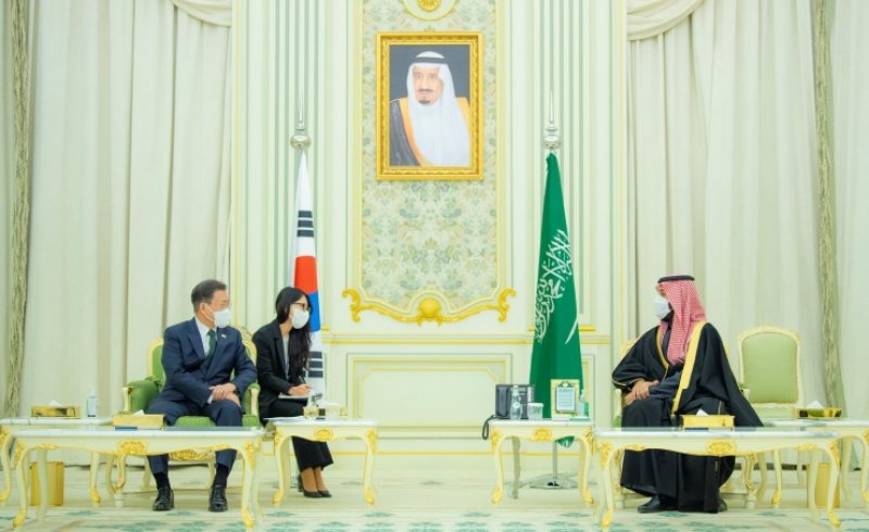 ولي العهد السعودي يعقد جلسة مباحثات رسمية مع رئيس كوريا الجنوبية