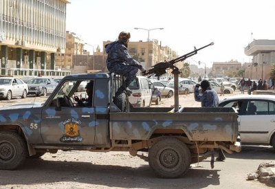 حكومة الدبيبة تصرف مرتبات الجيش.. وانفراج في الأزمة بين الطرفين