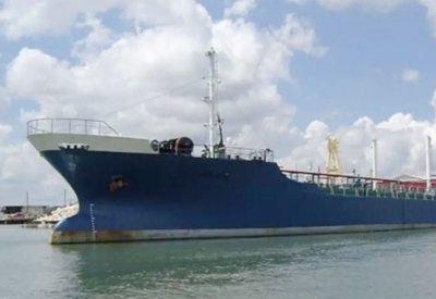 رغم العقوبات.. تفريغ شحنة نفط إيرانية في الصين