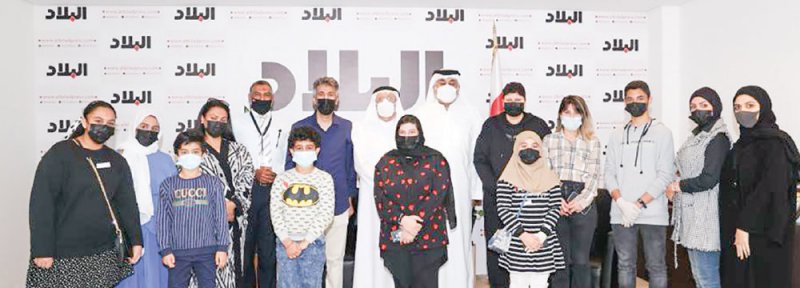 مشاركون حضوريا وعبر الاتصال المرئي في دورة "الإعلامي الصغير"