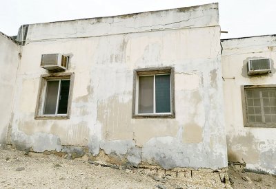 مسجد القدم في سترة آيل للسقوط