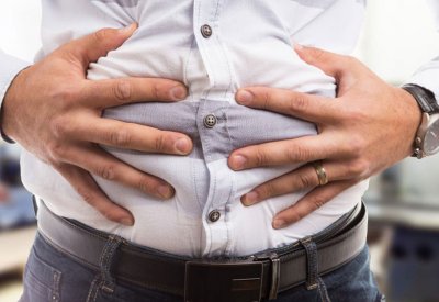 للتخلص من انتفاخ المعدة.. اتبع هذه الطريقة السحرية