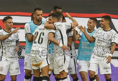 البرازيل تفرض "شرط كورونا" على لاعبي كرة القدم
