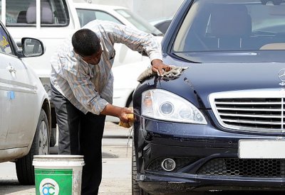 التميمي لـ"البلاد": مغسلو السيارات سيطروا على المواقف والساحات