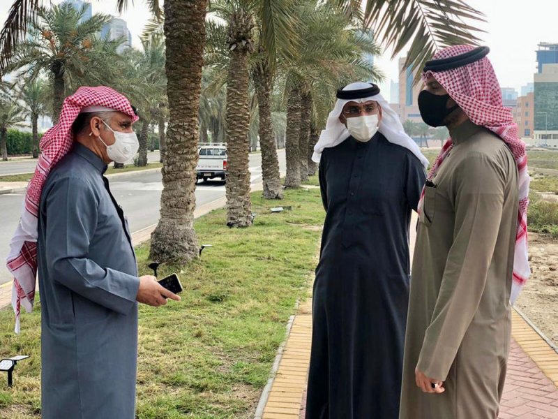 وكيل "البلديات" يطلع على مشاريع التشجير والتجميل في شوارع العاصمة