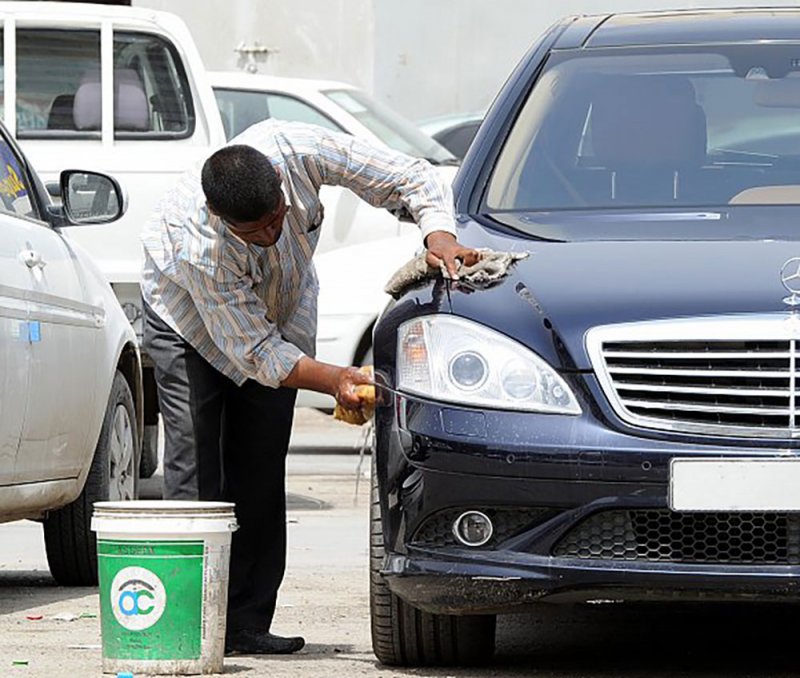 التميمي لـ"البلاد": مغسلو السيارات سيطروا على المواقف والساحات