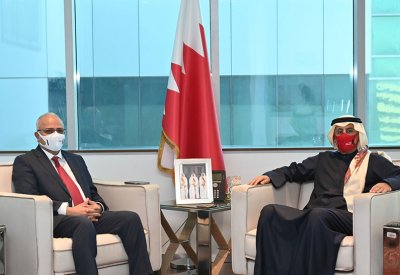 وزير الصناعة يلتقي بالرئيس التنفيذي لشركة ألمنيوم البحرين (ألبا)