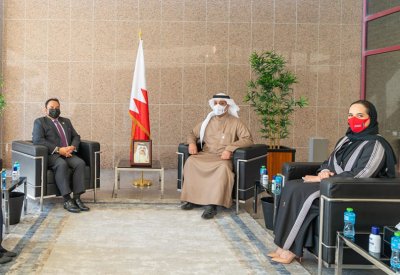 وزير المالية يستقبل السفير الماليزي