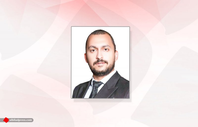 سقط من نافورة منتجع وحصل على 300 دينار
