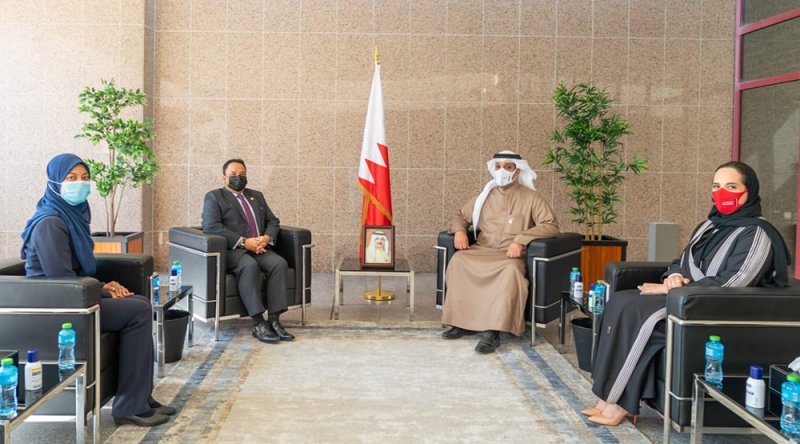 وزير المالية يستقبل السفير الماليزي