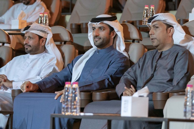 سلطان بن أحمد القاسمي يشهد العرض الافتتاحي لـ "سرد المكان"