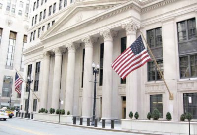 “الفيدرالي”: مستعدون لرفع أسعار الفائدة في مارس