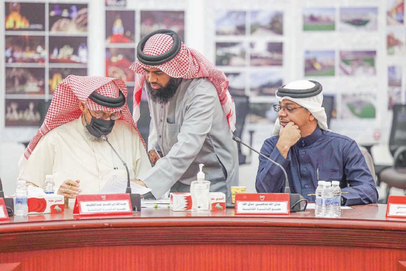 تقاذف مسؤولية مقاهي الشيشة بغير المناطق التجارية