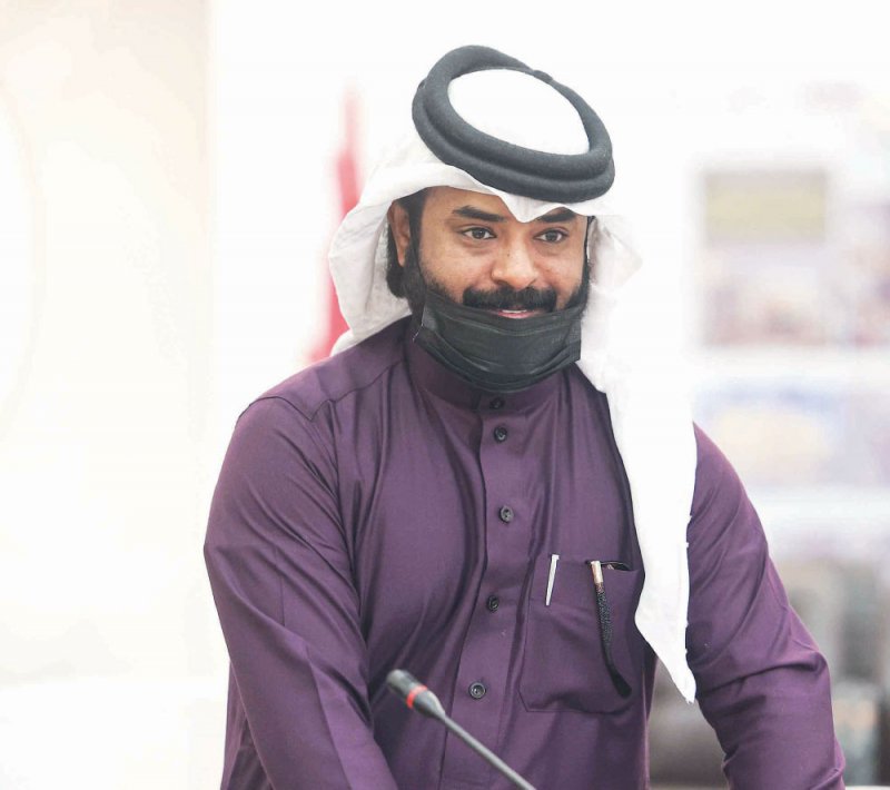 ساعة ميدانية بالطاقة الشمسية في مدخل الزلاق