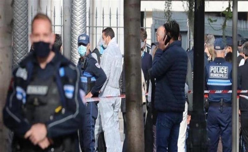 السلطات الفرنسية تلقى القبض على شبكة من المحتالين زيفوا 62 ألف شهادة تطعيم ضد كورونا