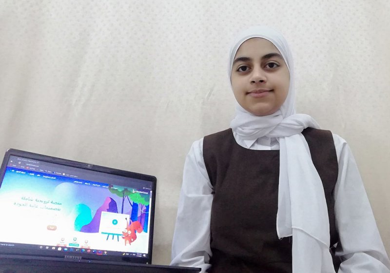 طالبة تُحوّل الدروس إلى أفلام قصيرة ممتعة
