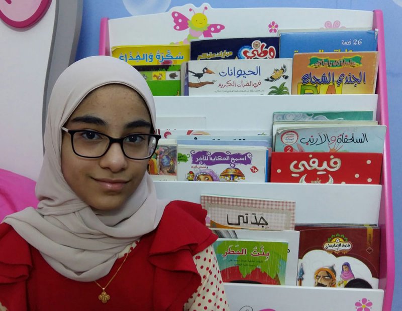 "غفران القصاب".. موهبة بحرينية استثنائية في تأليف القصص