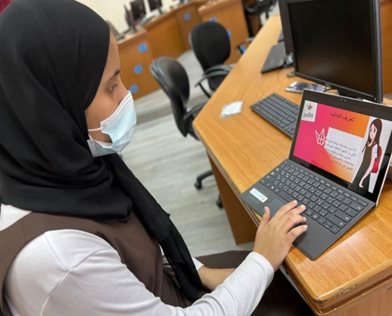 850 طالبة إعدادي يُظهرن إتقاناً ملفتاً في التعليم الرقمي