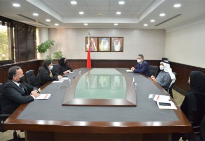 الأمين العام لمجلس التعليم العالي تبحث مع جامعة العلوم التطبيقية سير البرامج الأكاديمية