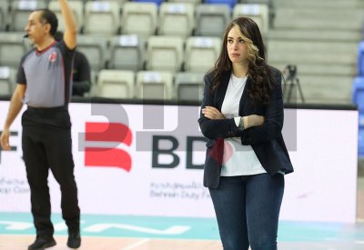 فيديو "البلاد": فاطمة أول بحرينية تقود فريقا للرجال بدوري السلة