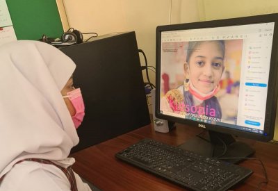 إقبال واسع على مجلة رقمية إنجليزية لطالبات ابتدائية توبلي للبنات