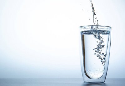 الماء فقط لفقدان الوزن بشكل أسرع