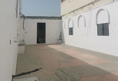 الأوقاف الجعفرية تحقق في سقوط "سقف مؤقت" في الصالة الجانبية لمأتم الهملة