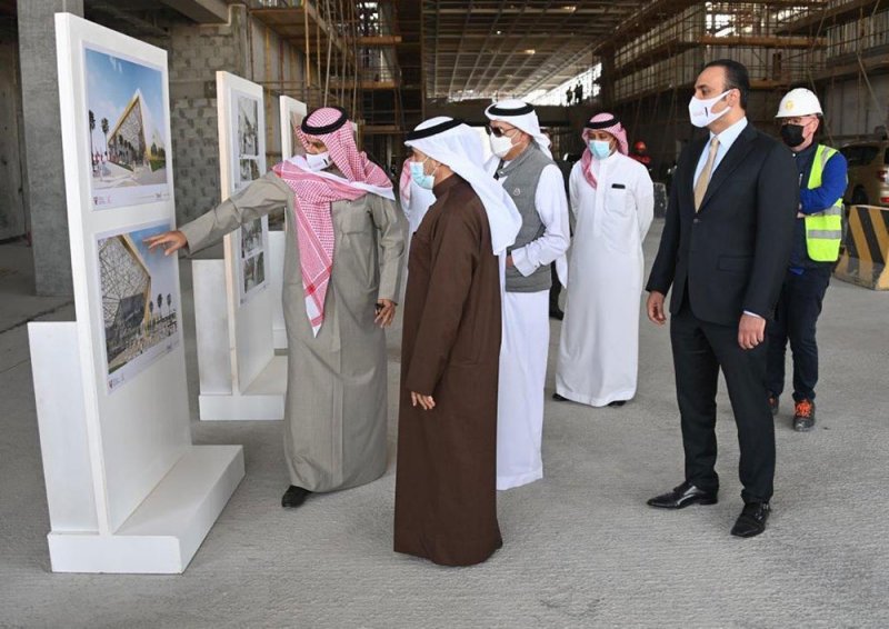 الزياني يطلع على آخر مستجدات مشروع مركز البحرين الدولي للمعارض والمؤتمرات بالصخير