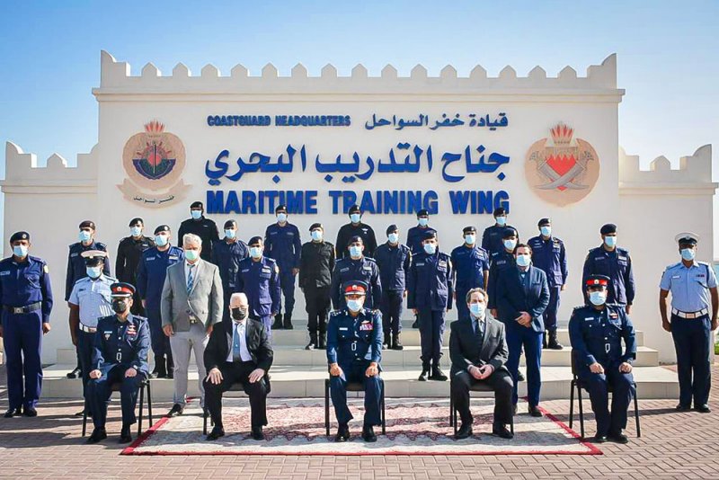 قائد خفر السواحل يفتتح دورة الاعتراض والتفتيش الخاصة بمكافحة الإرهاب البحري