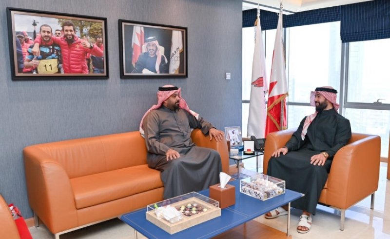 الأمين العام للجنة الأولمبية البحرينية يستقبل أمين عام اللجنة البارالمبية